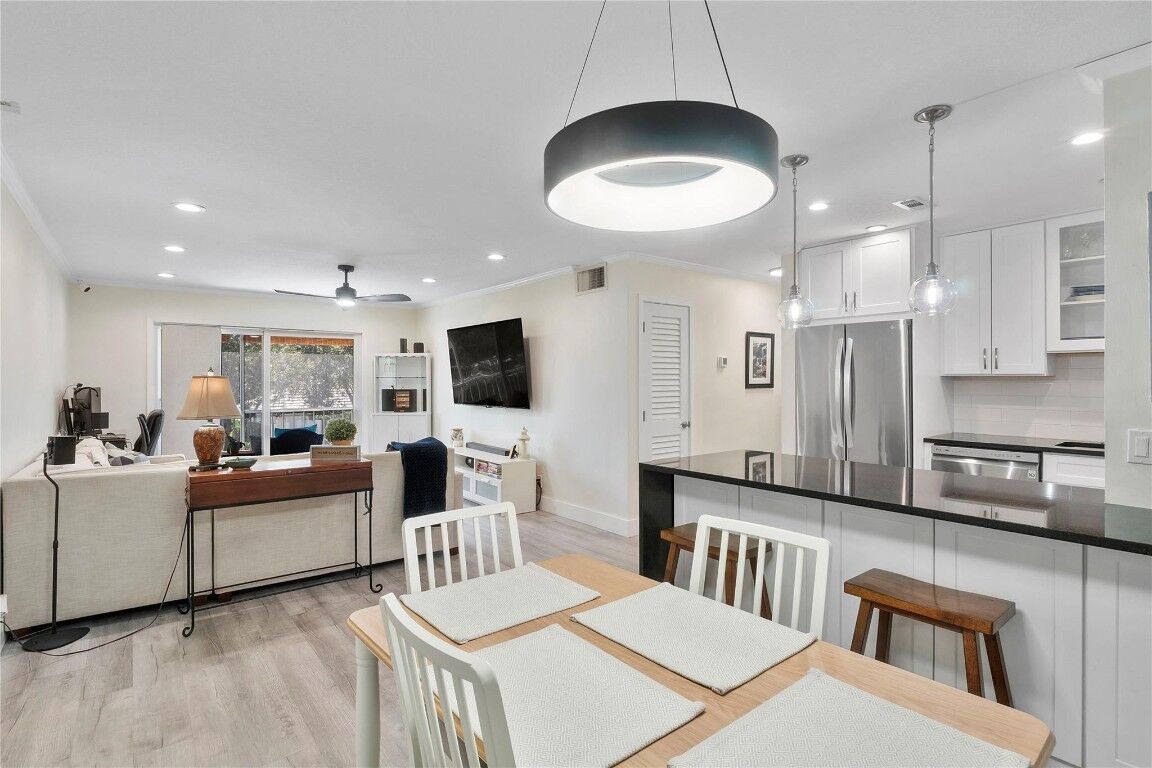 Property Photo:  6205 Bay Club Drive 3  FL 33308 