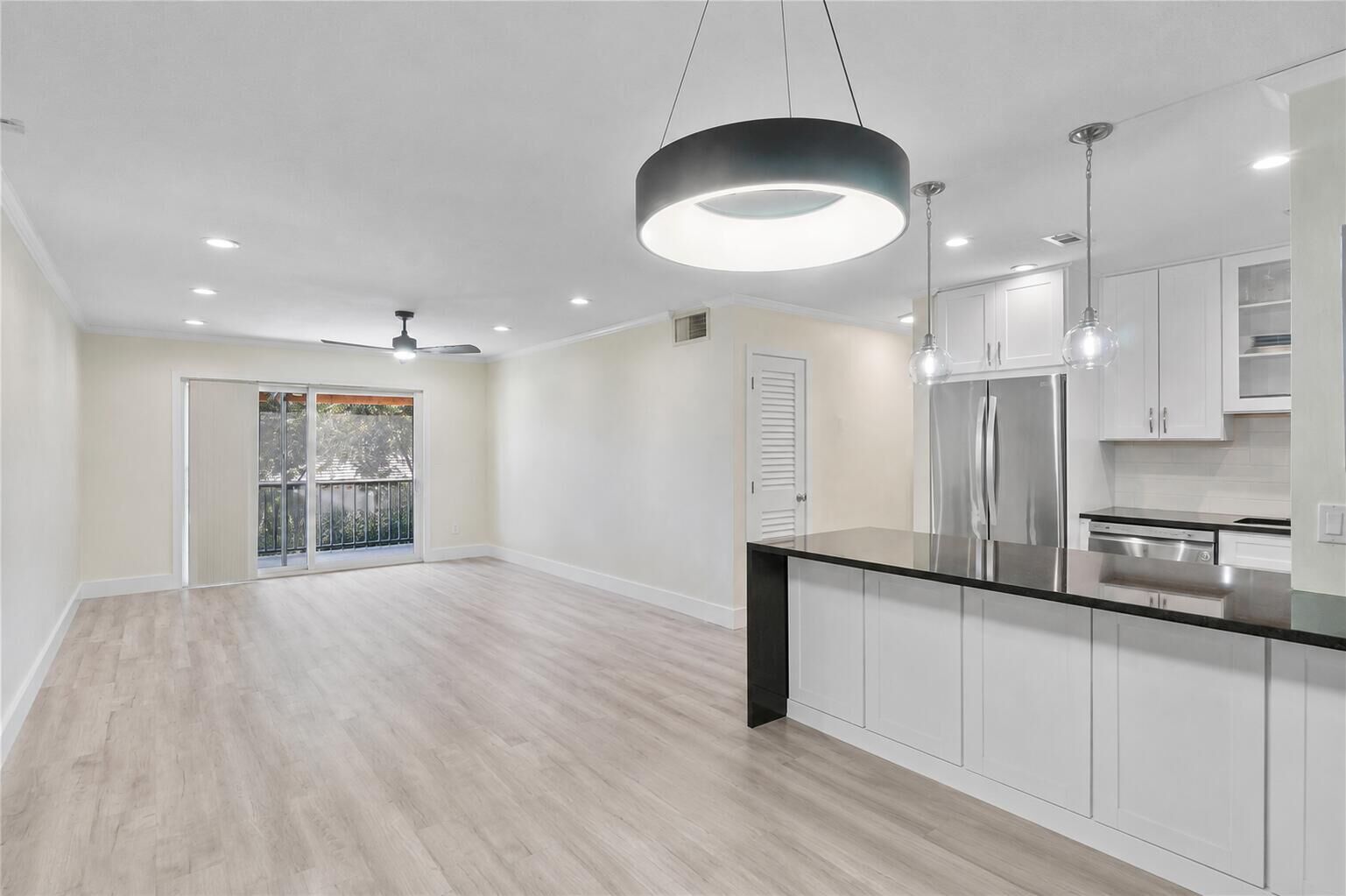 Property Photo:  6205 Bay Club Drive 3  FL 33308 