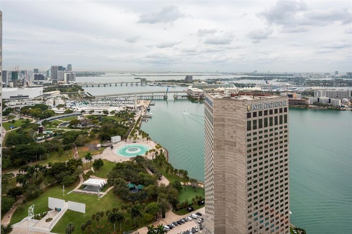 Property Photo:  325 S Biscayne Boulevard Lph16  FL 33131 