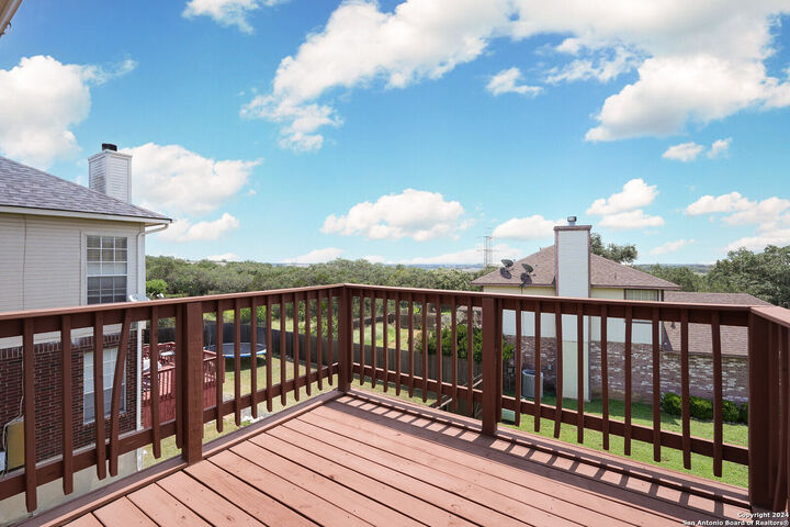 Property Photo:  1202 Scenic Knls  TX 78258 