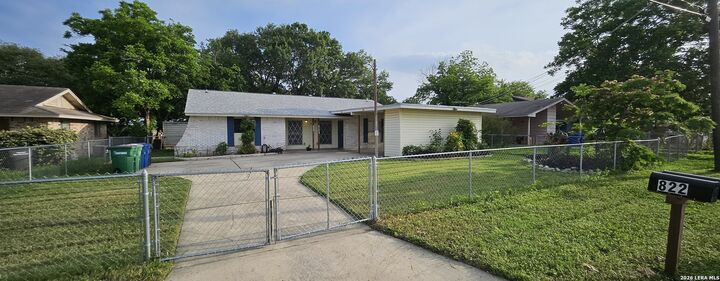 Property Photo:  820 Durr  TX 78214 