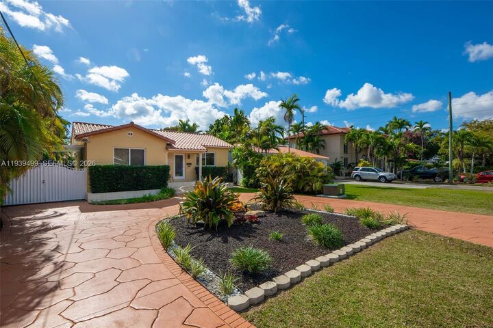 Property Photo:  6120 SW 27th St  FL 33155 