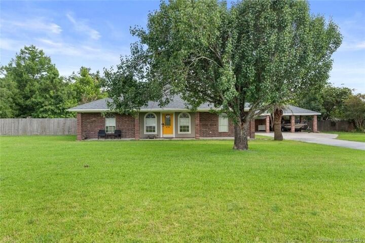 Property Photo:  670 Amber Drive  LA 70611 