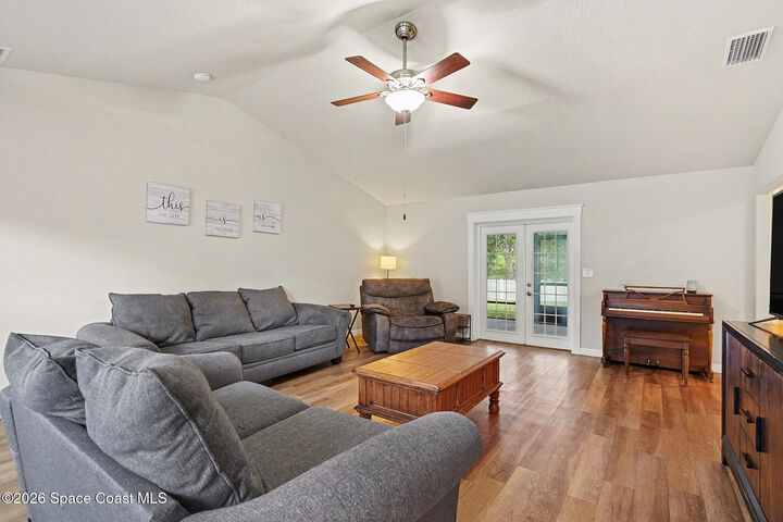 Property Photo:  1923 Windbrook Drive SE  FL 32909 