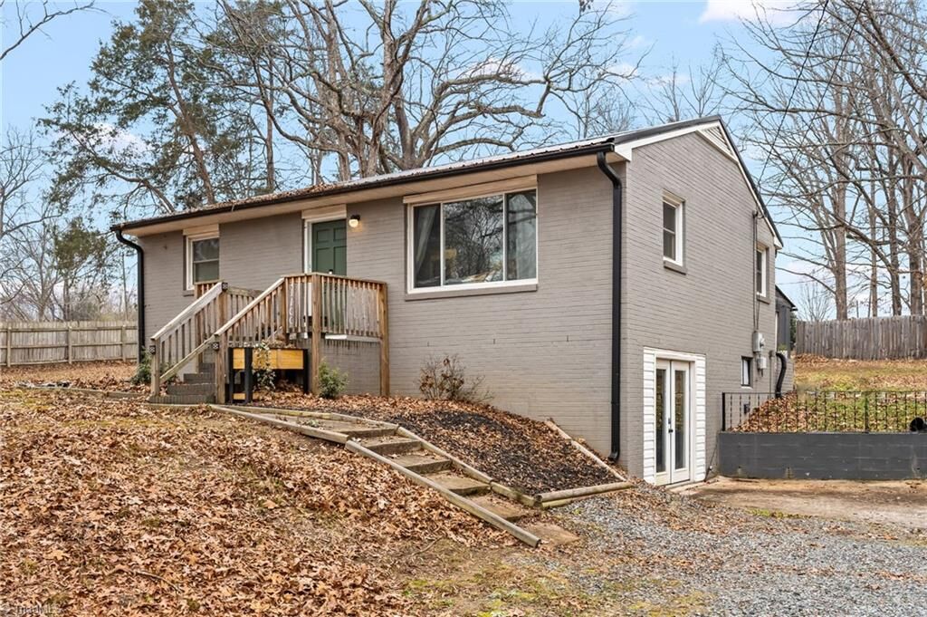 Property Photo:  516 Eller Road  NC 27295 
