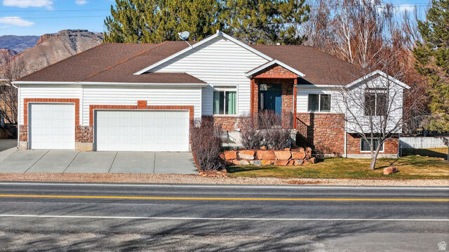 Property Photo:  209 Main St  UT 84033 