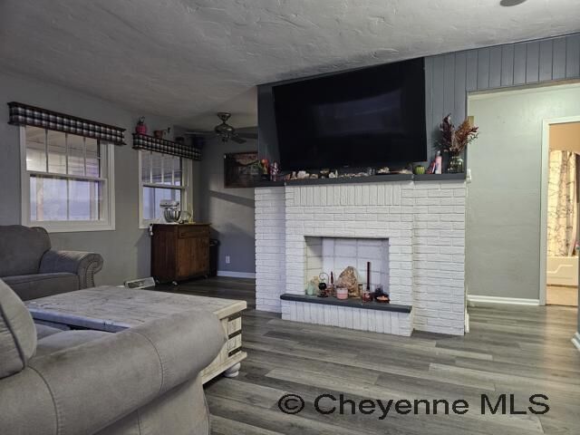 Property Photo: 1906 E 21st St WY 82201