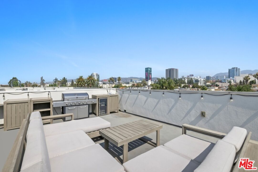 Property Photo:  1243 N Gower St  CA 90038 