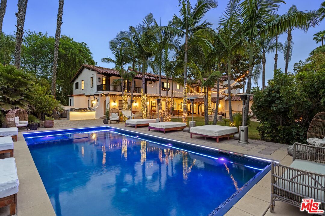 Property Photo:  9451 Sunset Blvd  CA 90210 