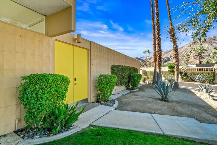 Property Photo:  72817 El Paseo #816  CA 92260 