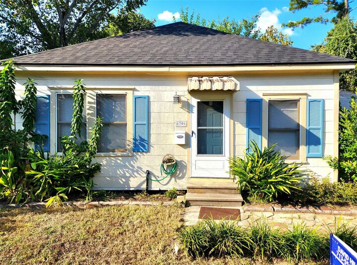 Property Photo:  6306 Stillman Street  TX 77007 