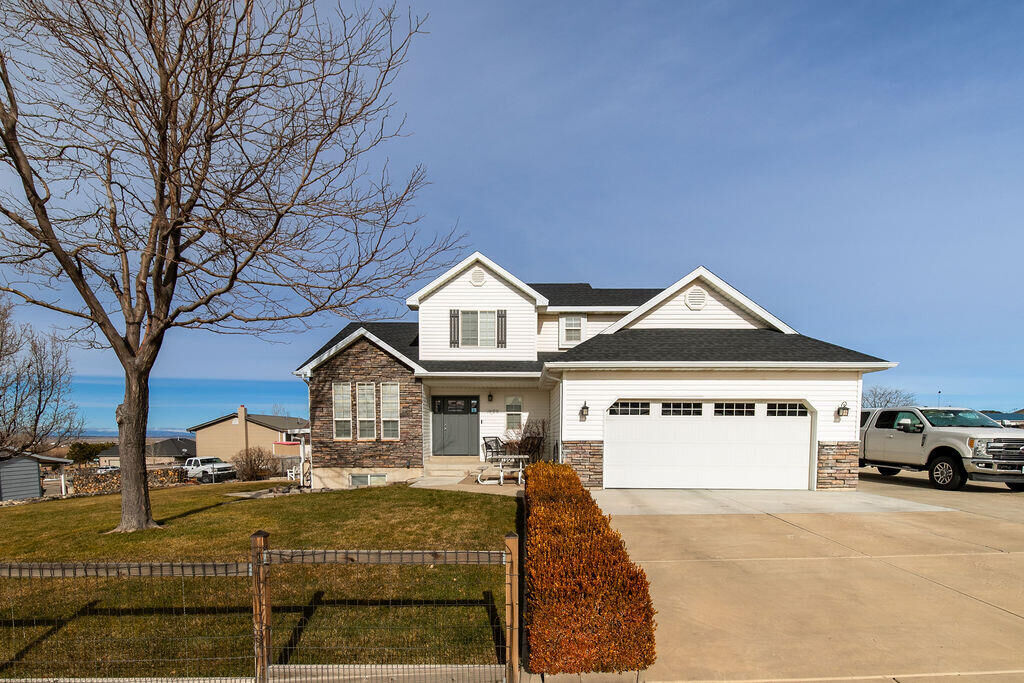 Property Photo: 1653 E Millstone Cir UT 84721