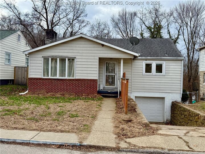 Property Photo:  3013 Ridgeview Drive  WV 25303 