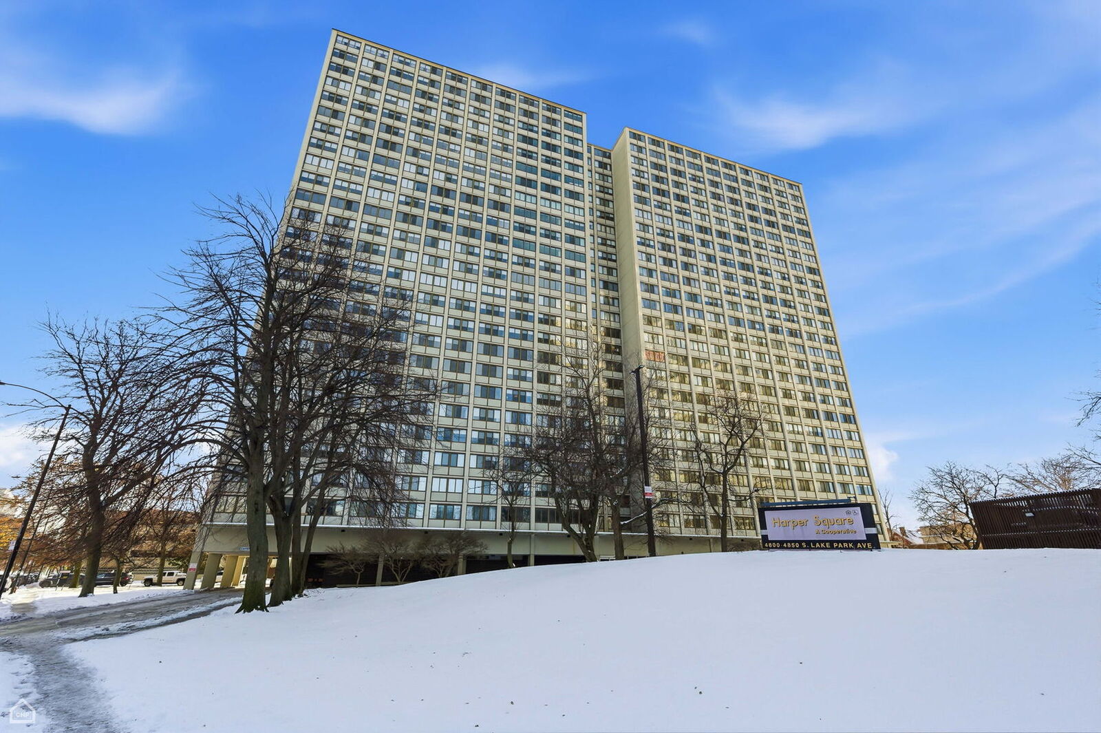 Property Photo: 4850 S Lake Park Avenue 1403 IL 60615