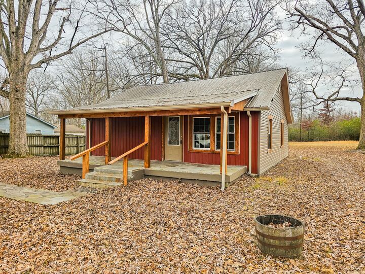 Property Photo:  502 E Monroe St  TN 37388 