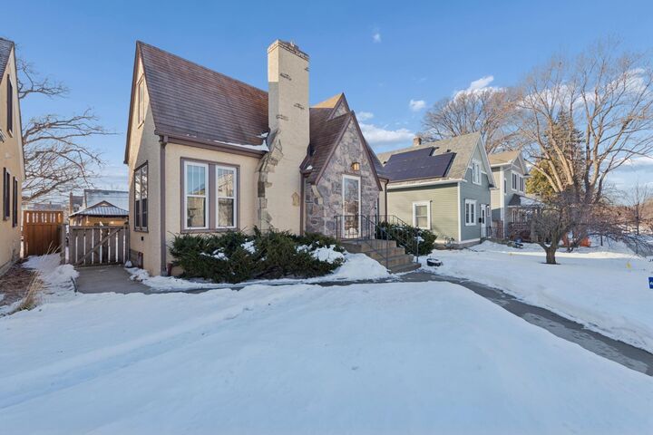 Property Photo:  1306 Eleanor Avenue  MN 55116 