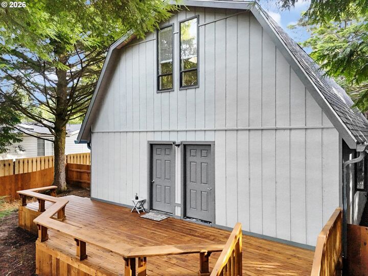 Property Photo:  315 Seagrove Loop  OR 97367 