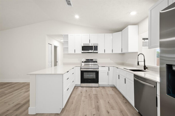 Property Photo: 461 SW Meadow Terrace FL 34984