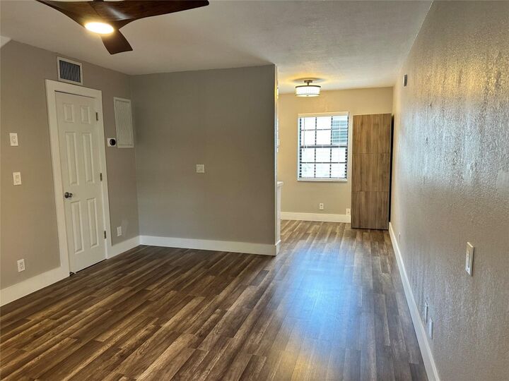 Property Photo:  620 NE 28th Street 207  FL 33334 