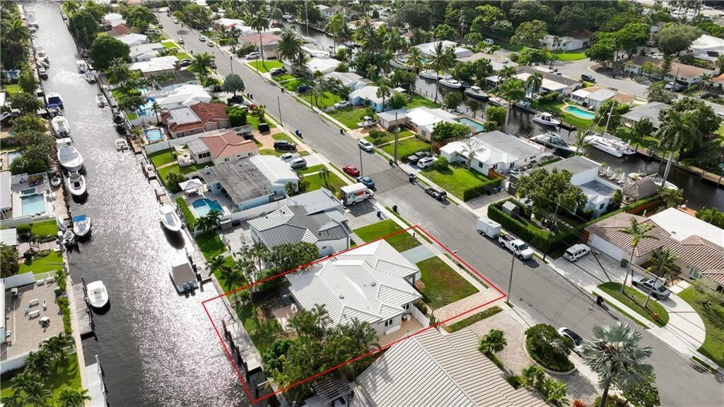 Property Photo:  1200 Mango Isle  FL 33315 