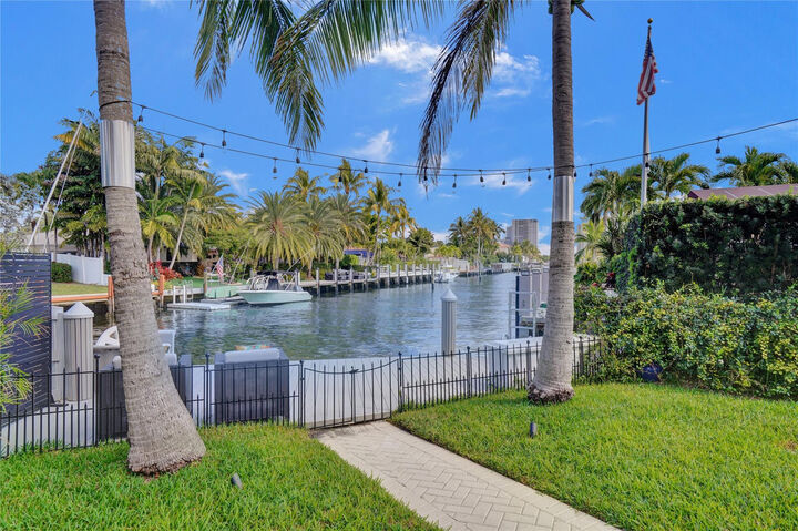 Property Photo: 4030 Bayview Drive FL 33308