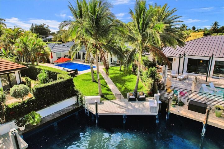 Property Photo:  4030 Bayview Drive  FL 33308 