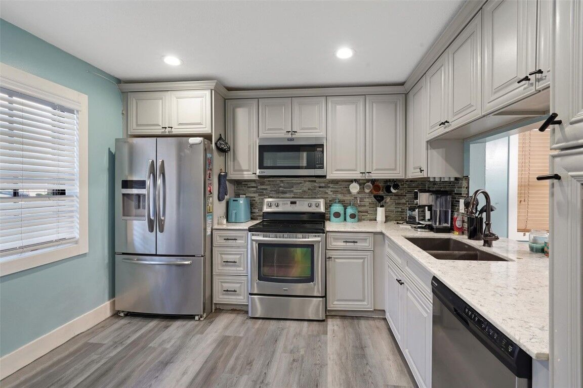 Property Photo:  1030 NW 107th Avenue 1030  FL 33026 