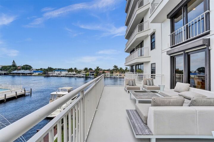 Property Photo: 3100 NE 48th Street 311 FL 33308