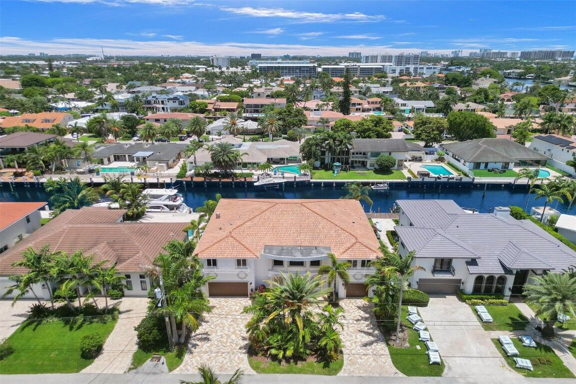 Property Photo: 3061 NE 43rd Street FL 33308