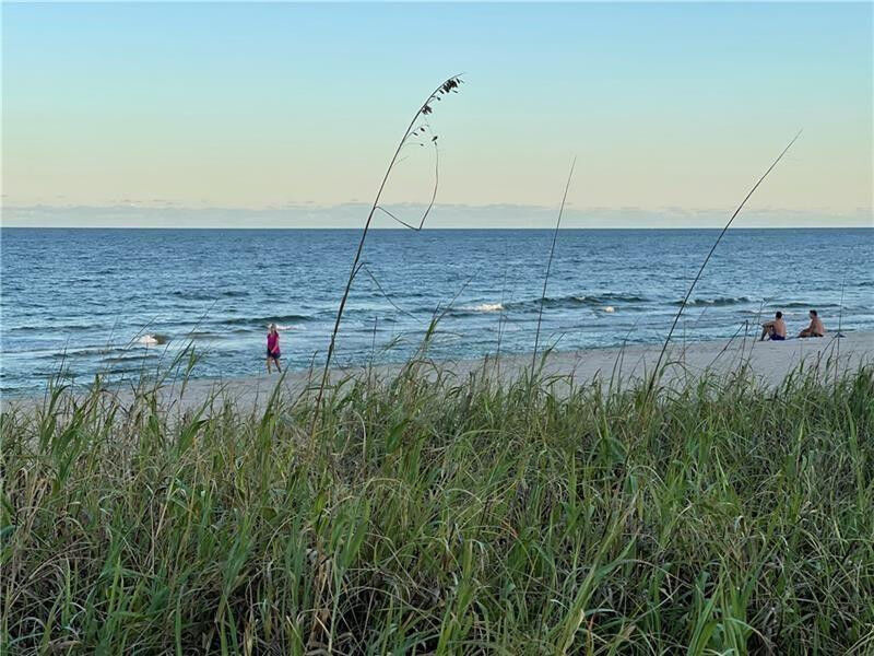 Property Photo: 4564 El Mar Drive 6 FL 33308