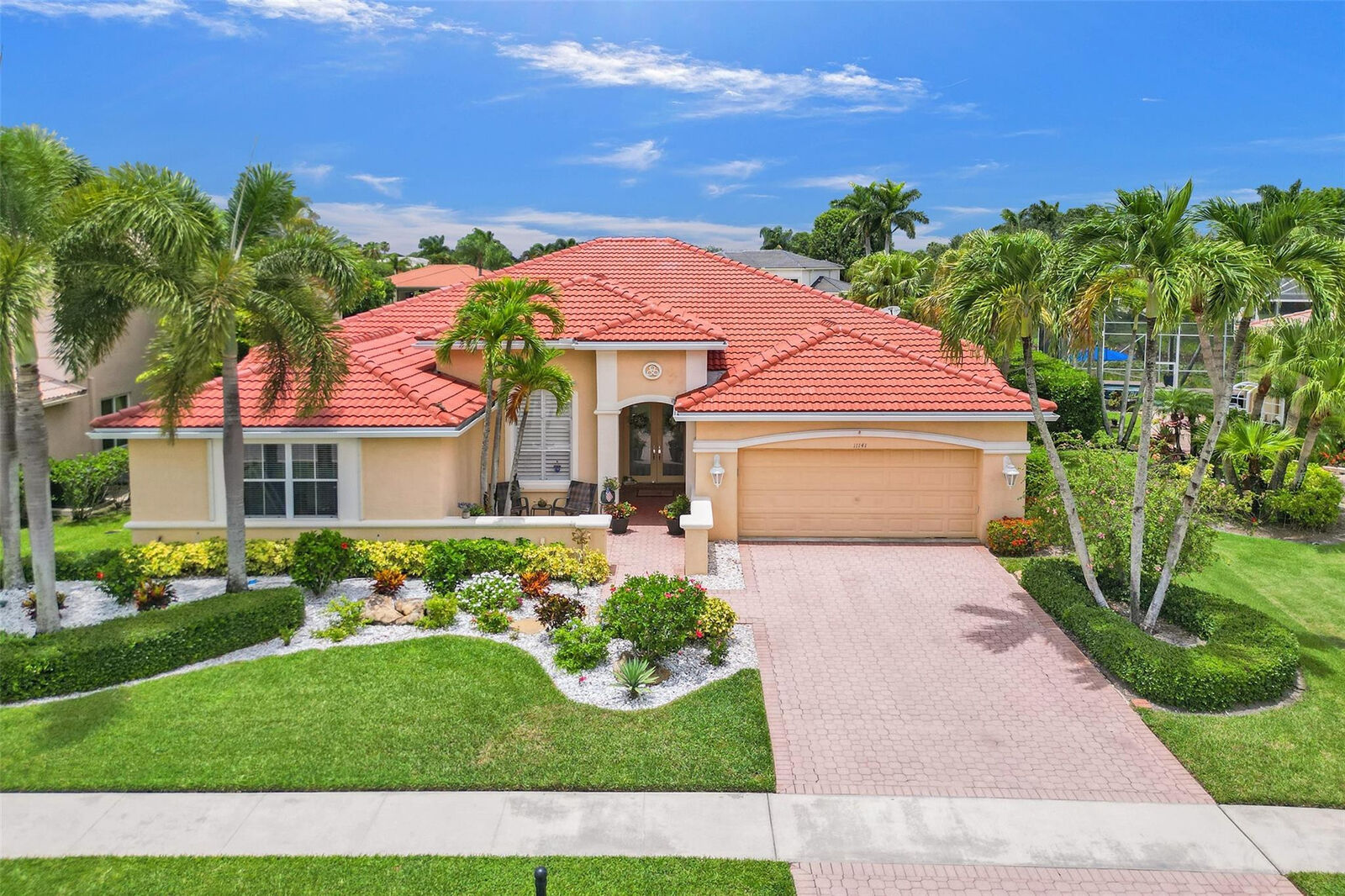 Property Photo:  11141 Sandyshell Way  FL 33498 