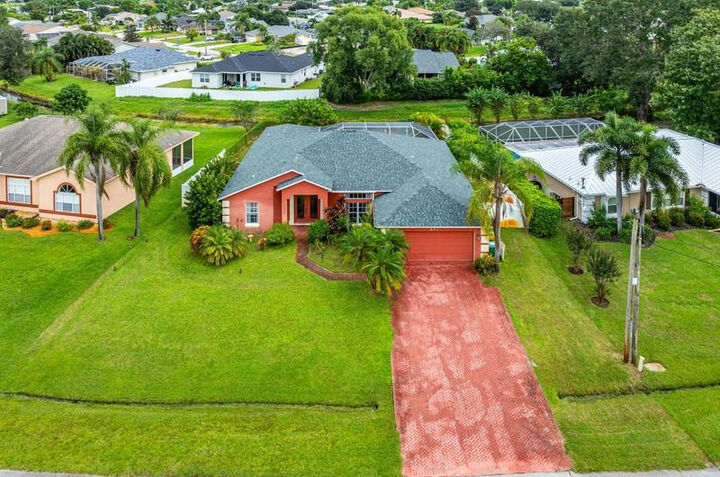 Property Photo: 631 SE Stow Terrace FL 34984