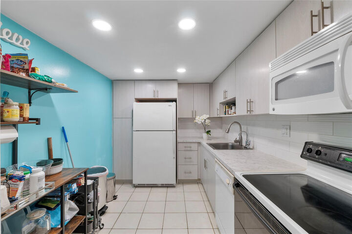 Property Photo: 7750 W McNab Road 203 FL 33321