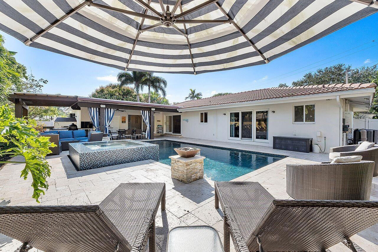 Property Photo:  2700 NE 26th Terrace  FL 33306 