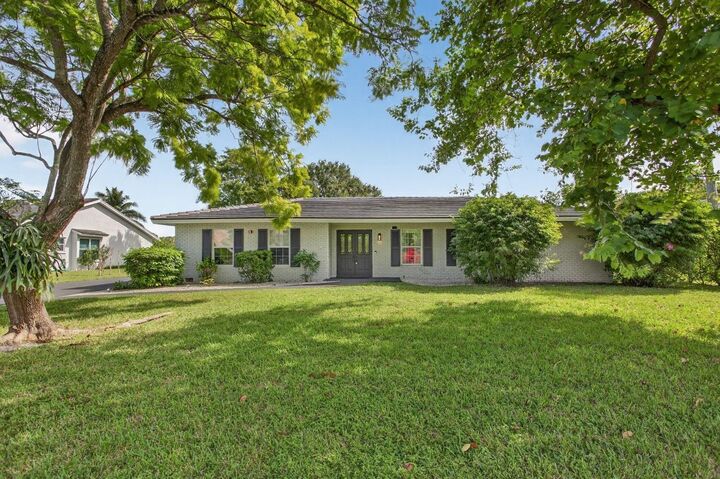 Property Photo:  2421 NW 114th Avenue  FL 33065 