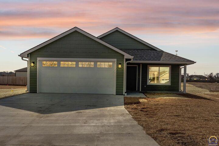 Property Photo:  1925 NW Vail Ct  KS 66608 