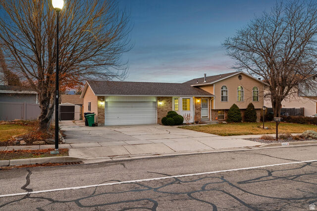 Property Photo:  1602 E Sego Lily Dr  UT 84092 