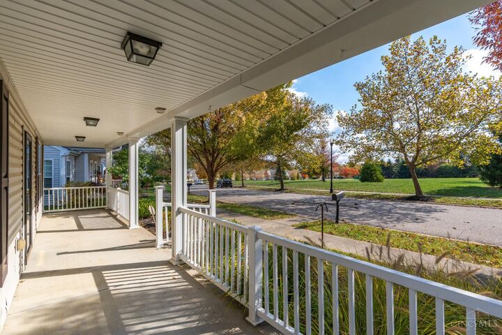 Property Photo: 4237 N Yorkshire Square OH 45245