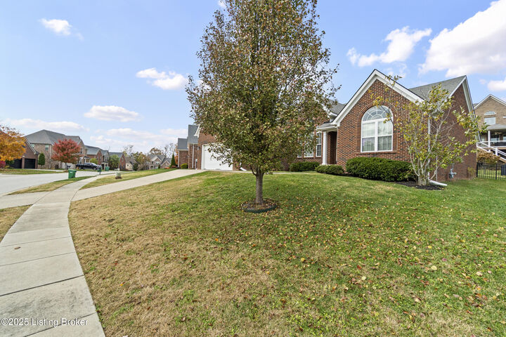Property Photo:  18309 Standwick Dr  KY 40245 