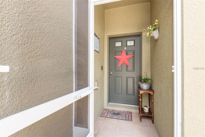 Property Photo: 8931 Turnstone Haven Place FL 33619