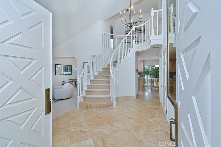 Property Photo:  5070 Avenida Oriente  CA 91356 