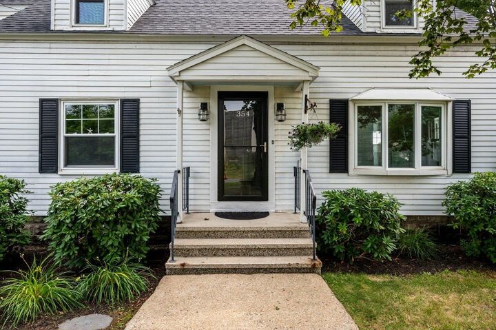 Property Photo:  354 Dover Point Road  NH 03820 