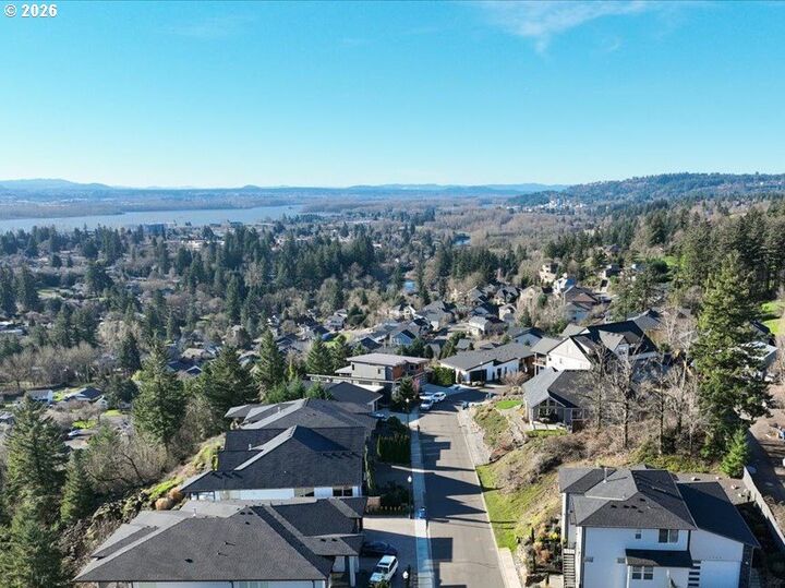 Property Photo: 1697 N Columbia Ridge Way WA 98671