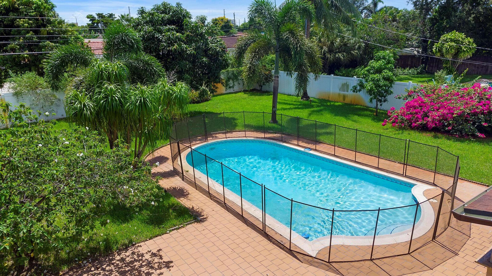 Property Photo: 4840 NW 10th Terrace FL 33309