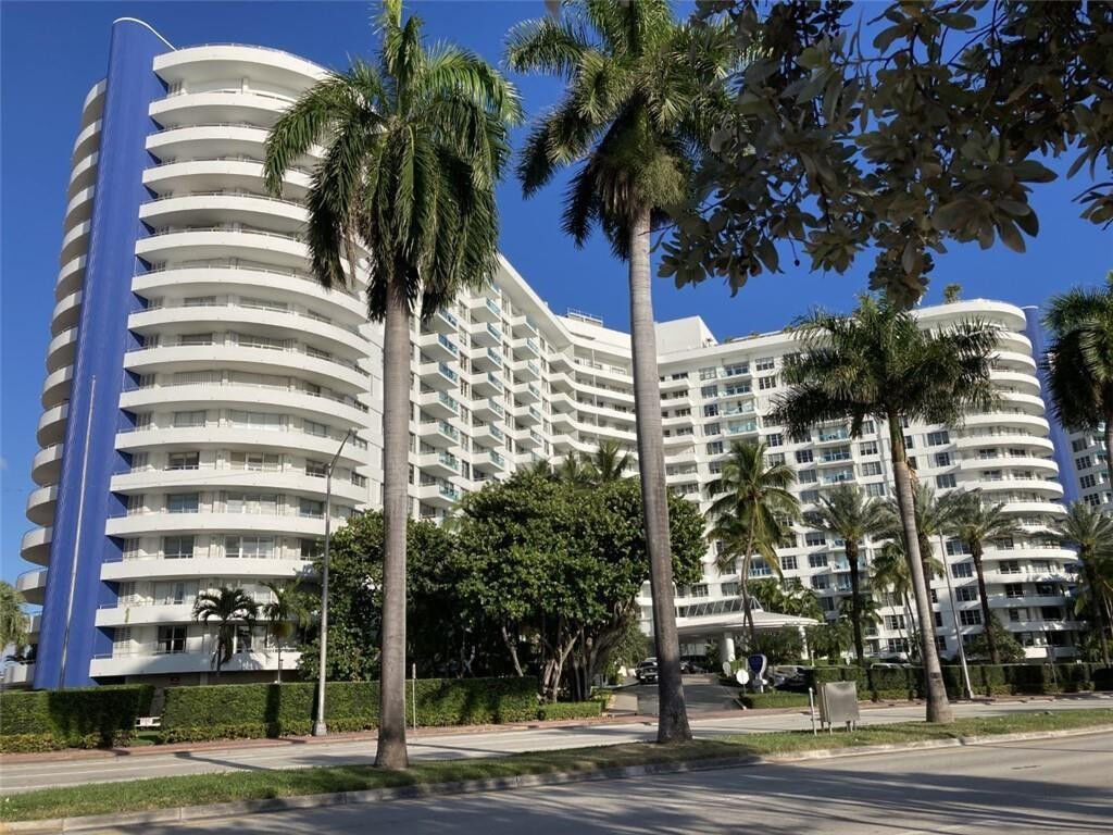 Property Photo:  5161 Collins Avenue 301  FL 33140 