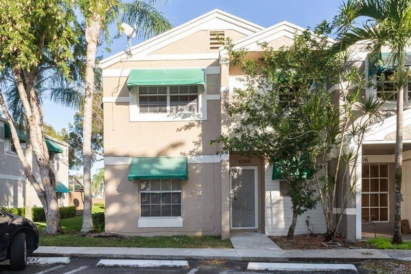 Property Photo: 5200 Lake Loop Road FL 33330