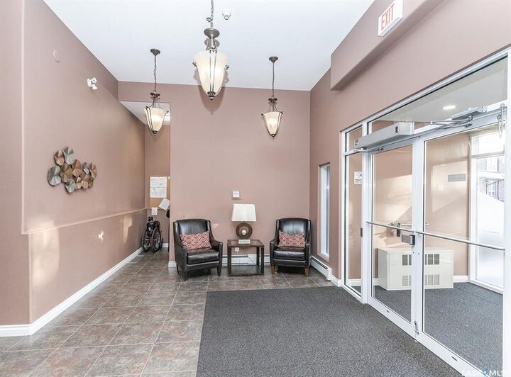 Property Photo: 918 Heritage View 104 SK S7H 1X3