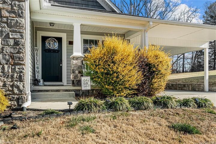 Property Photo:  122 Meadow Stone Lane  NC 27030 