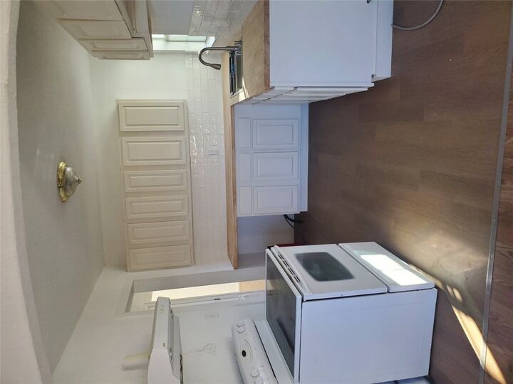 Property Photo:  819 Rosehill Drive  TX 78213 