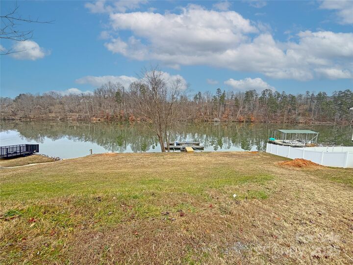 Property Photo:  207 Catawba Avenue  NC 28601 
